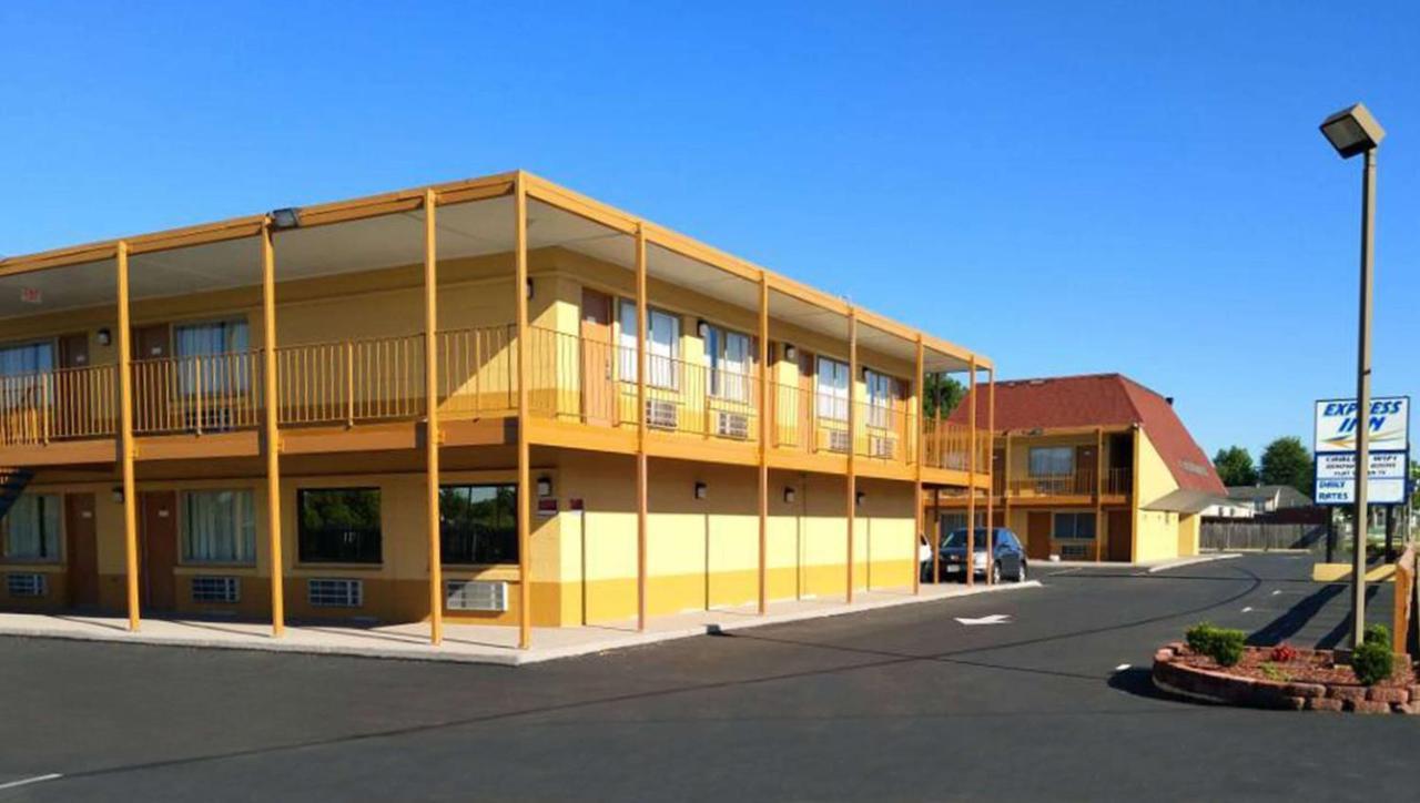 纽波特纽斯快捷旅馆酒店 外观 照片
