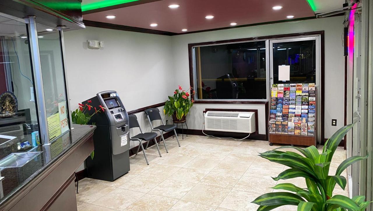 纽波特纽斯快捷旅馆酒店 外观 照片